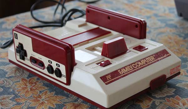 Nintendo: torna Famicom, un must degli anni 80