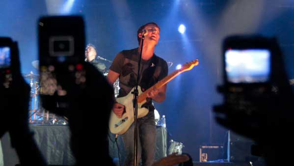 Apple, brevetto per bloccare gli smartphone ai concerti