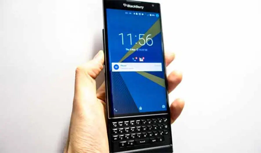 Facebook anche il social taglia fuori BlackBerry