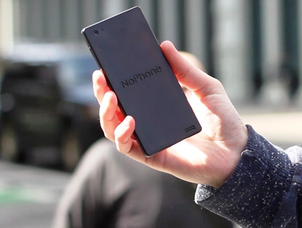 NoPhone Zero, lo smartphone geniale che non fa nulla