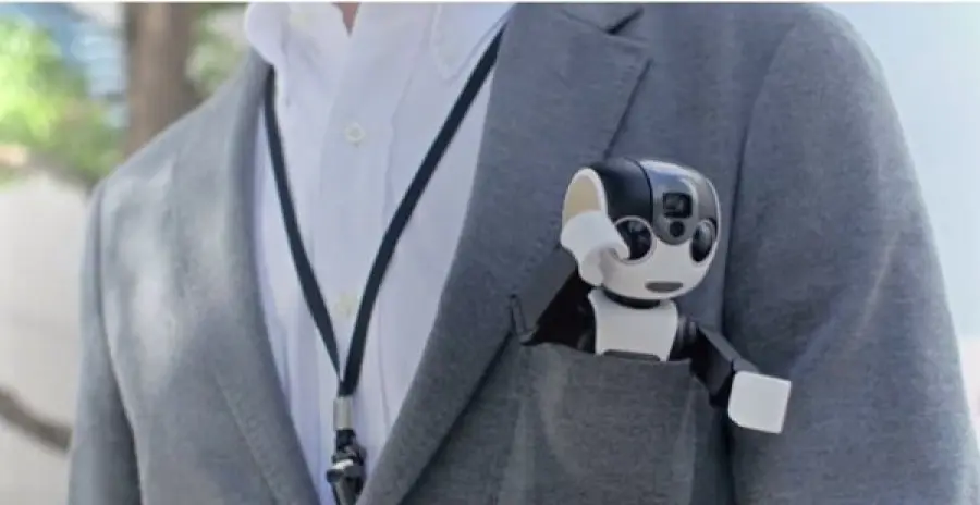 Smartphone RoboHon, l'adorabile Robot Phone tascabile