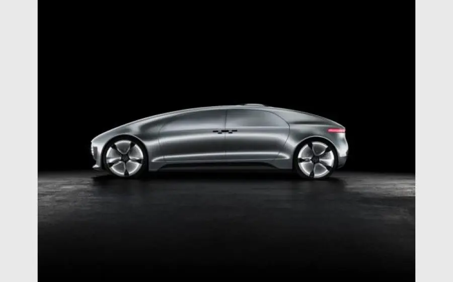Mercedes F 015 Luxury in Motion, l'auto senza guidatore
