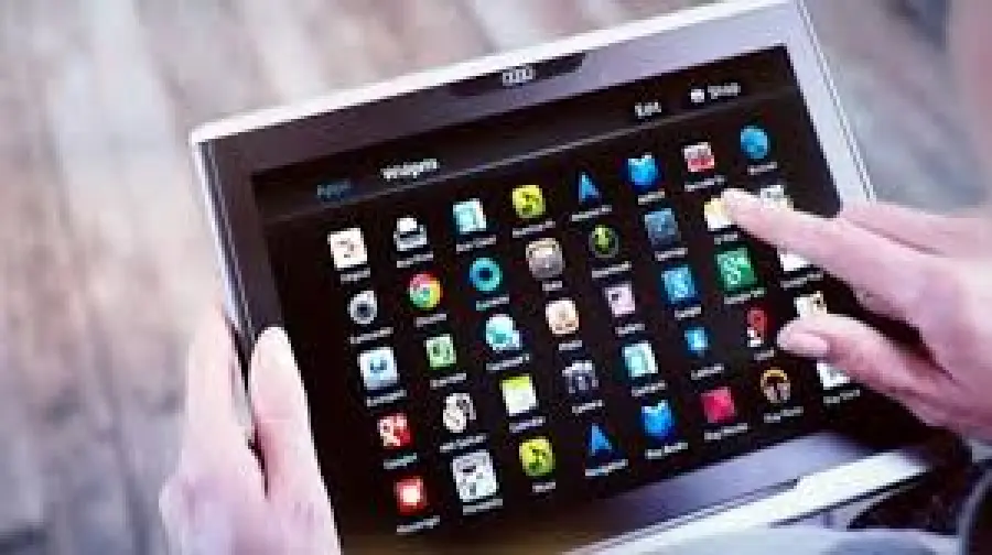 Italiani primi al mondo per uso di smartphone e tablet