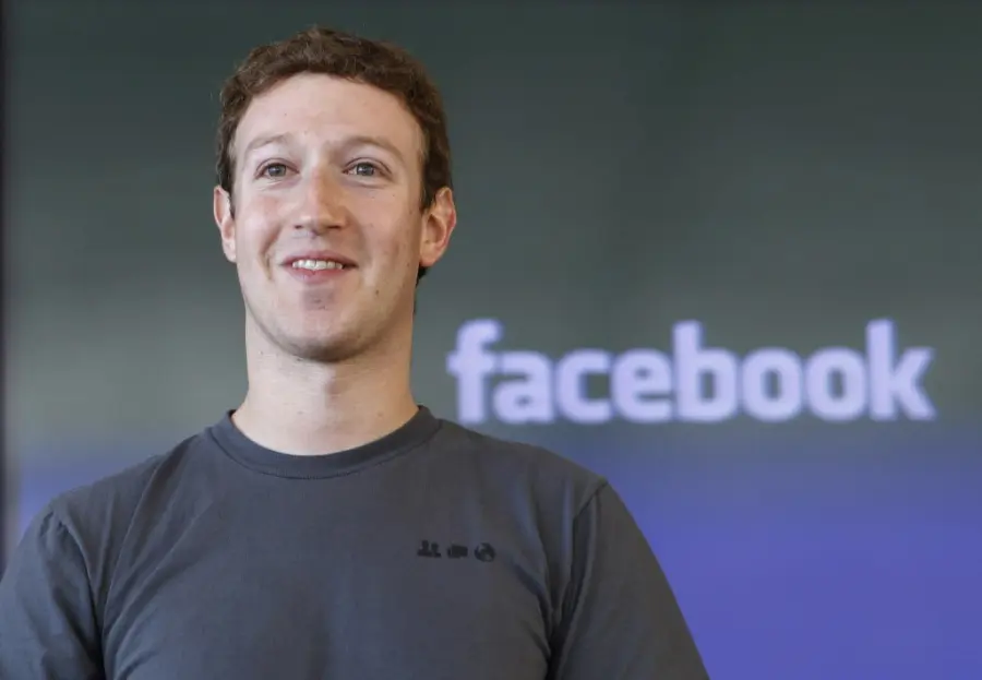 Facebook, Zuckerberg inaugura il Circolo Letterario